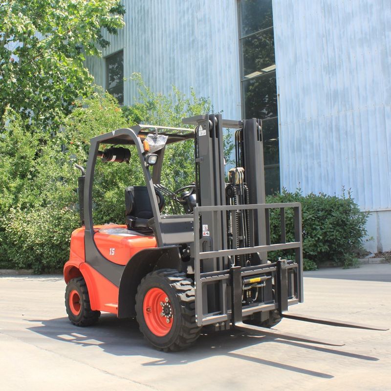 Stivuitor Teren Accidentat 1.5T 2WD